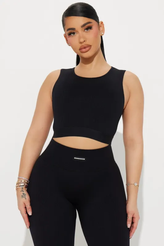 Power Hook Effortless Seamless Sports Bra - Black sold by Fashion Nova