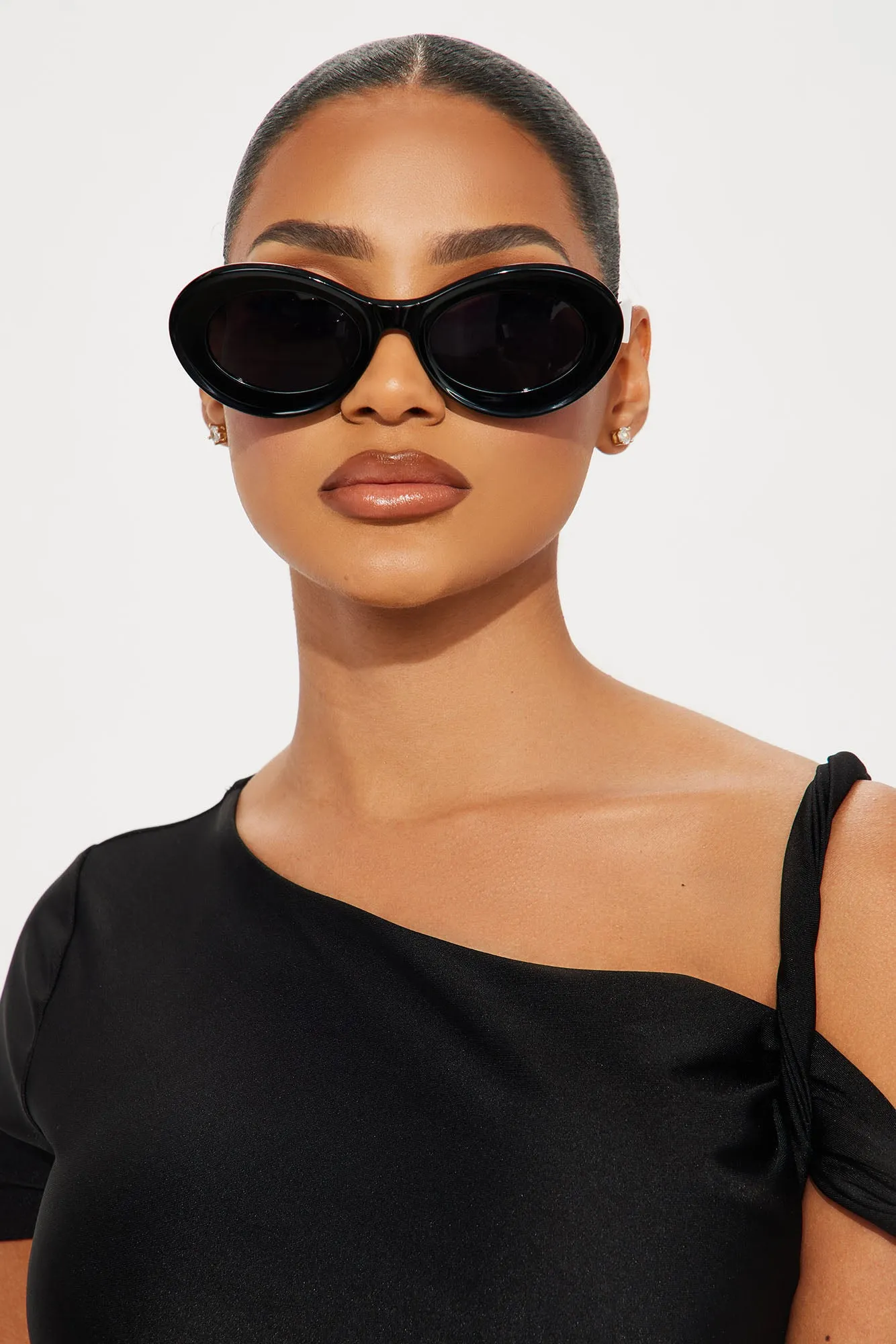 Reading The Room Sunglasses - Black sold by Fashion Nova product image thumbnail 2