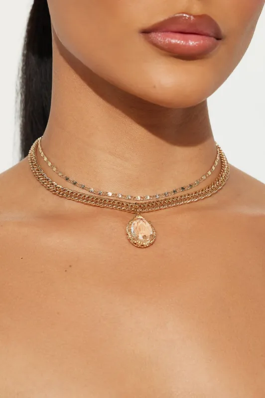 Only Top Tier Choker - Gold sold by Fashion Nova