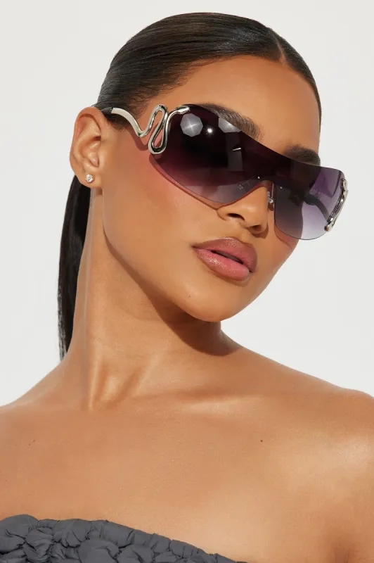 Side Snake View Sunglasses - Black sold by Fashion Nova
