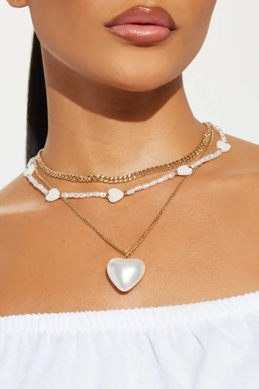 A Love For Pearls Necklace - White/Gold sold by Fashion Nova