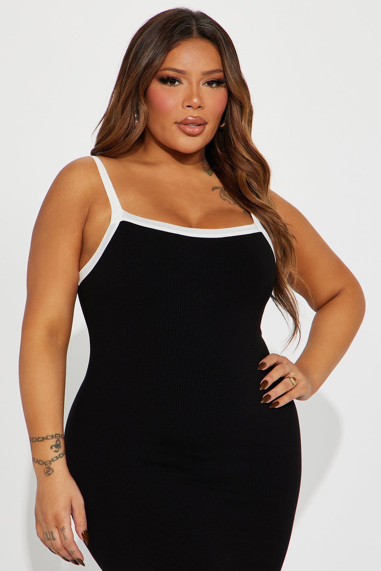 Pamela Snatched Maxi Dress - Black sold by Fashion Nova product image thumbnail 5