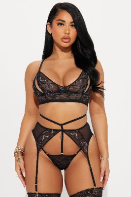 Love Shine 3 Piece Garter Set - Black sold by Fashion Nova