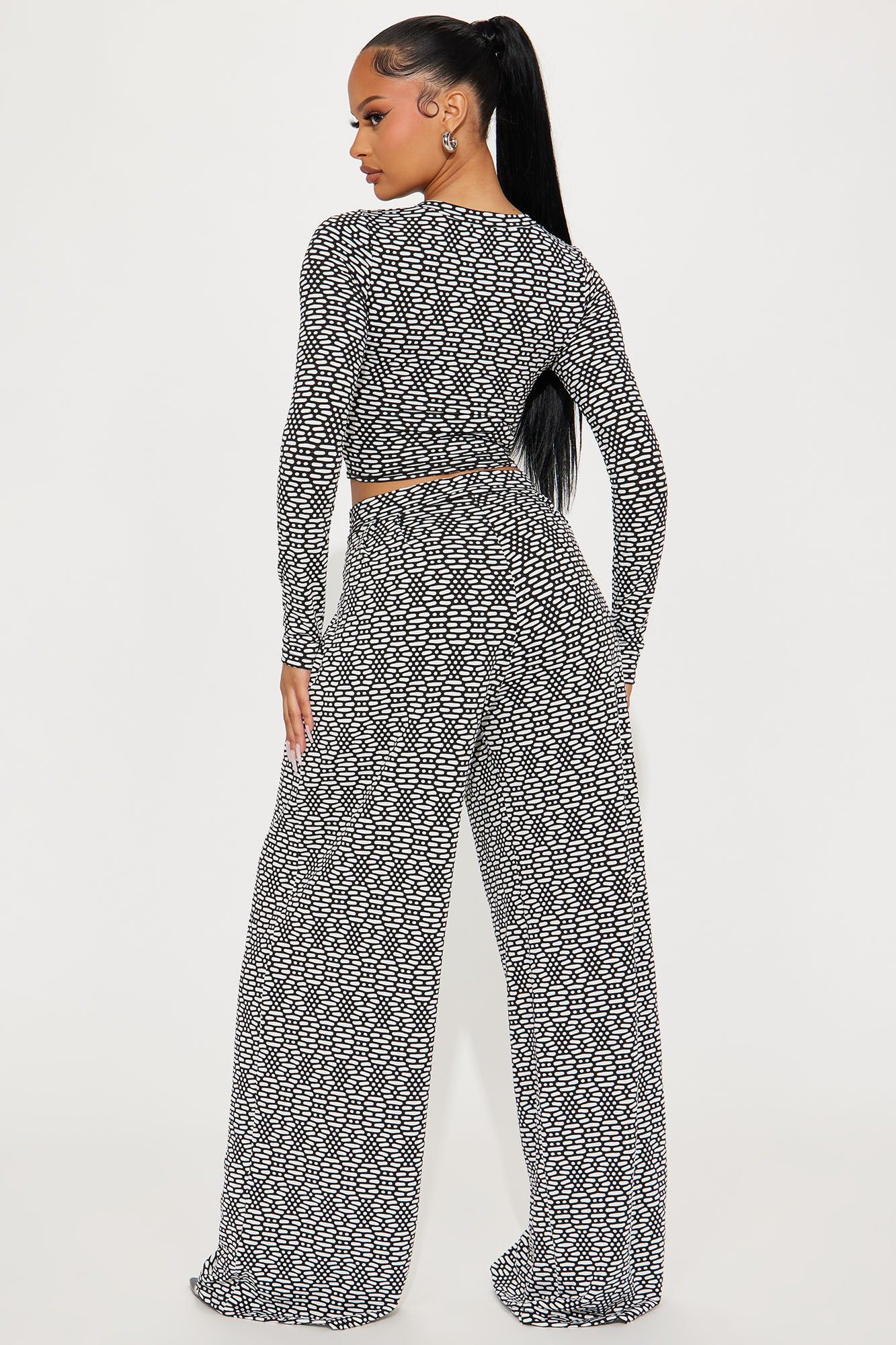 Casual Flow Textured Pant Set - Black/White sold by Fashion Nova product image thumbnail 3