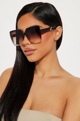 Day At The Getty Sunglasses - Brown sold by Fashion Nova