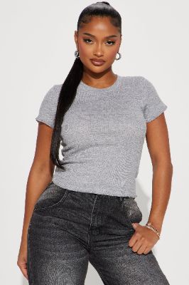 On The Go Ribbed Thermal Tee - Heather Grey sold by Fashion Nova