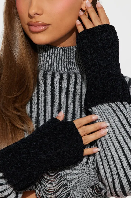 Perfect Winter Gloves - Black sold by Fashion Nova