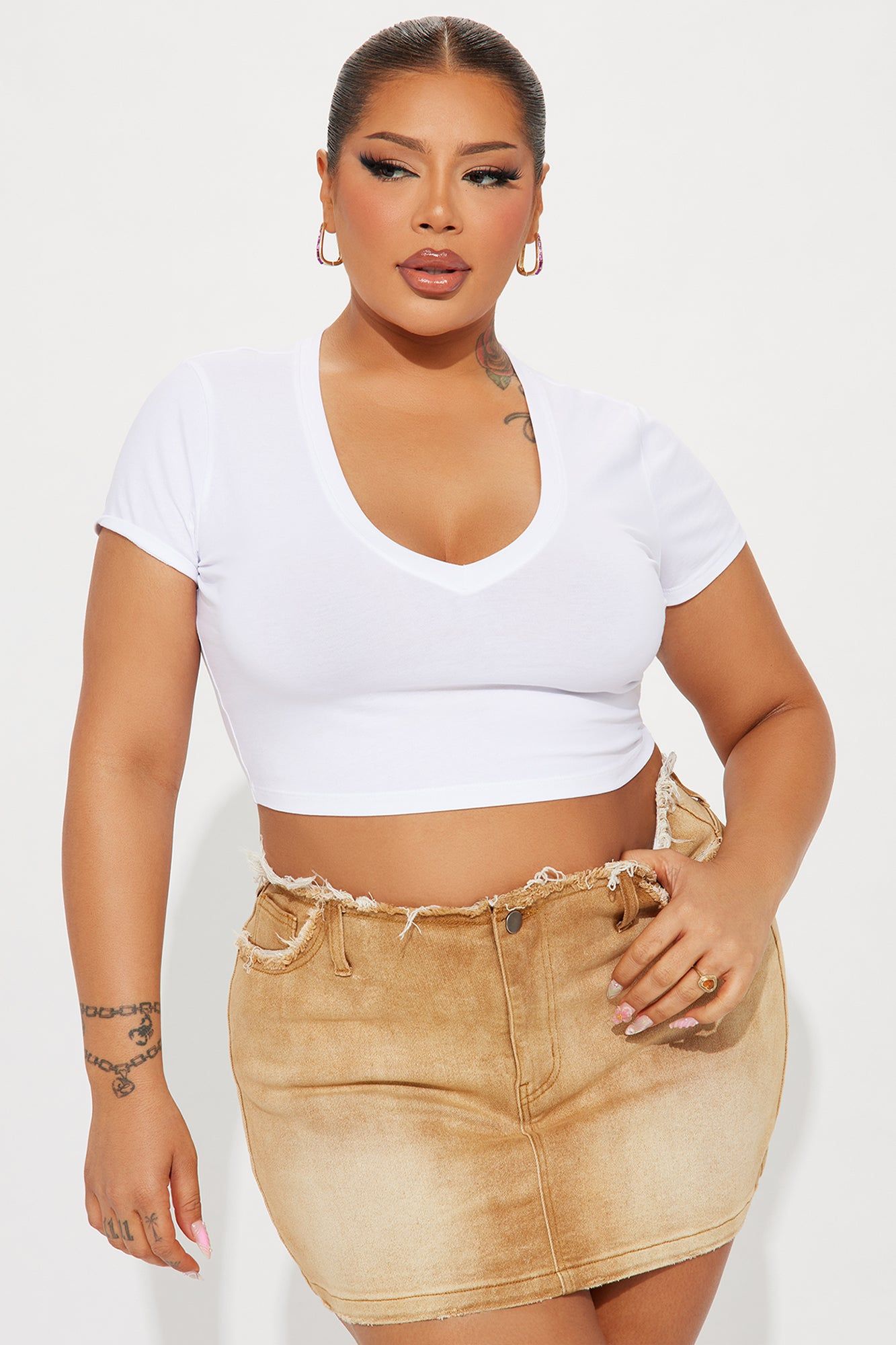 Veronica V-Neck Crop Top - White sold by Fashion Nova product image thumbnail 4