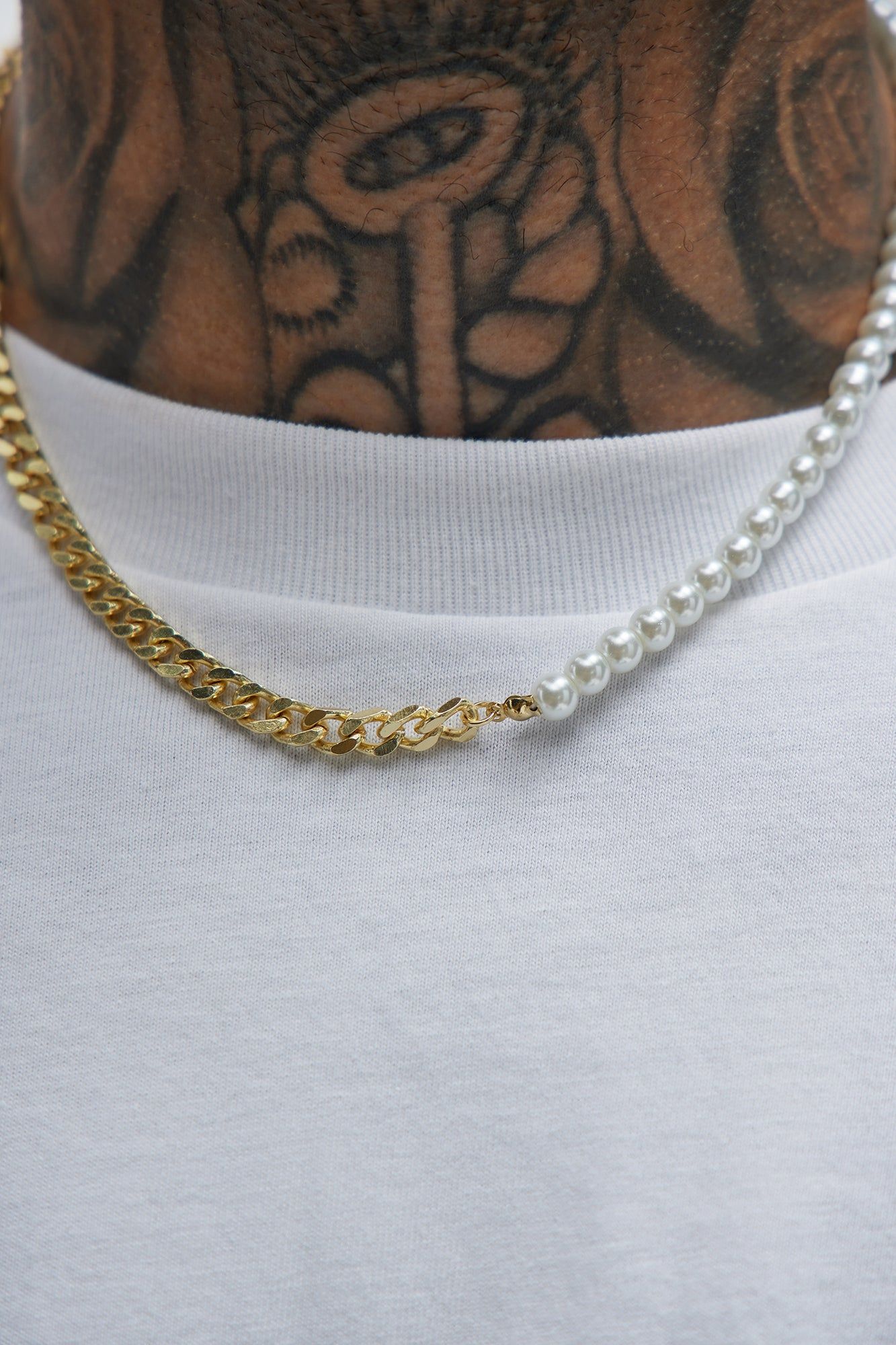 Of Two Minds Cuban Pearl Necklace - Gold/combo sold by Fashion Nova product image thumbnail 2