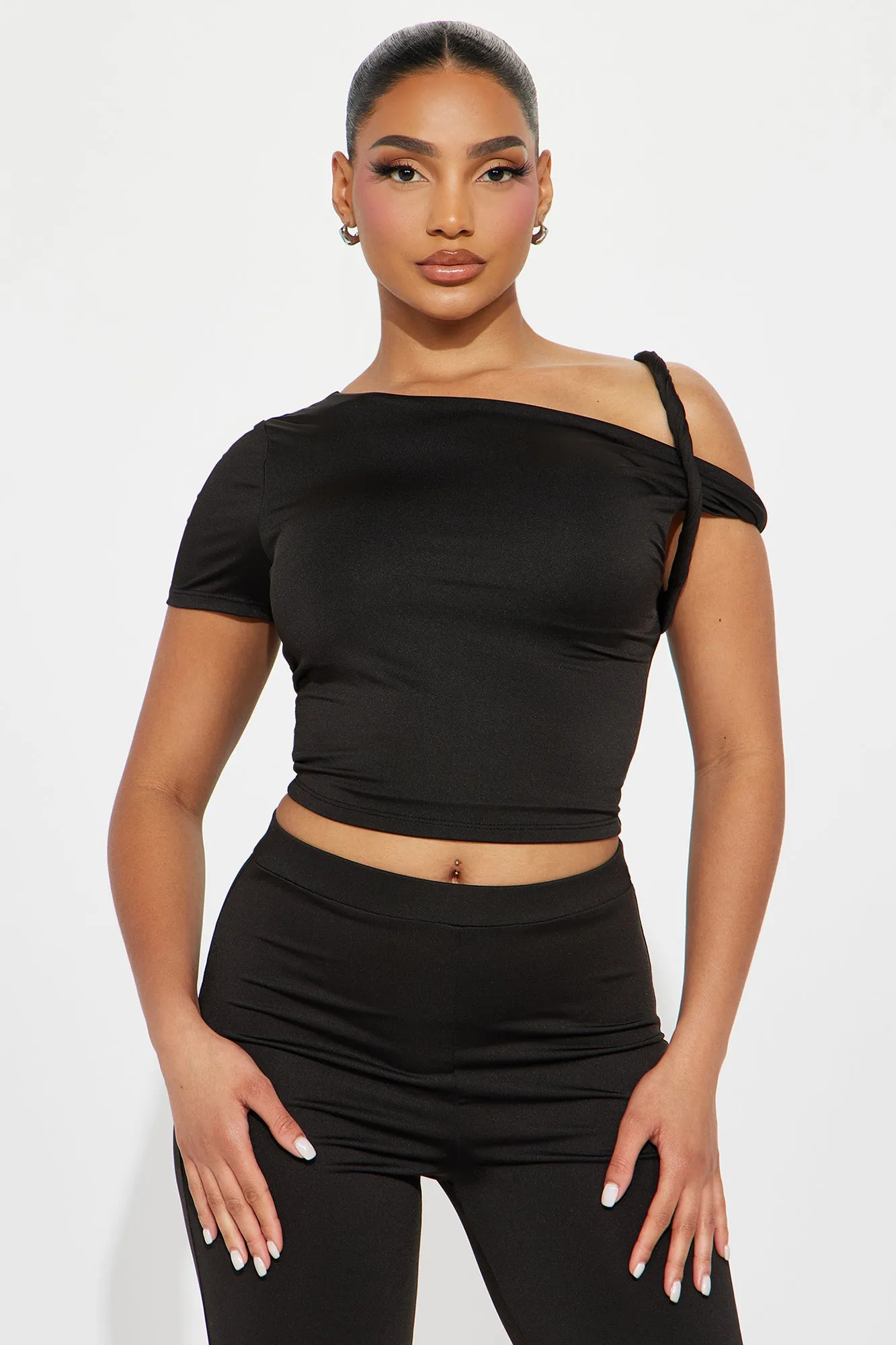 Kaylina Pant Set - Black sold by Fashion Nova product image thumbnail 2