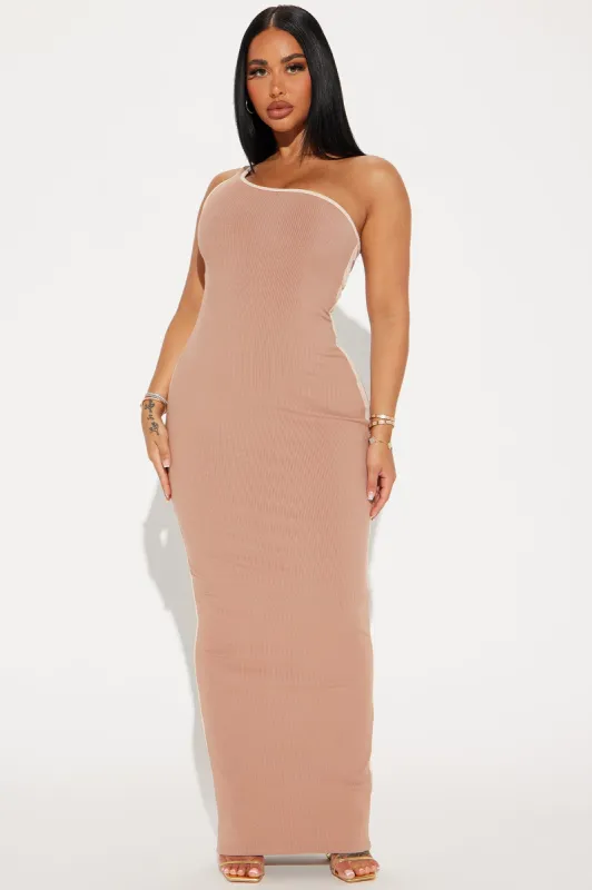 Maya Snatched Maxi Dress - Mocha/combo sold by Fashion Nova