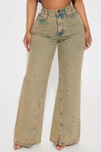 Making In Obvious Split Hem Jeans - Vintage Wash sold by Fashion Nova