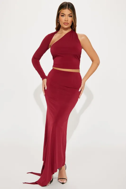Rylee Skirt Set - Burgundy sold by Fashion Nova