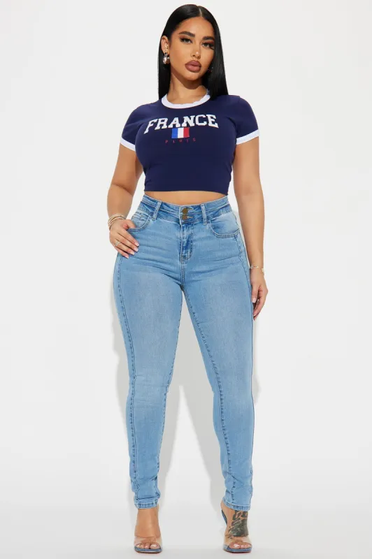 In A Heartbeat Stretch Skinny Jeans - Medium Wash sold by Fashion Nova