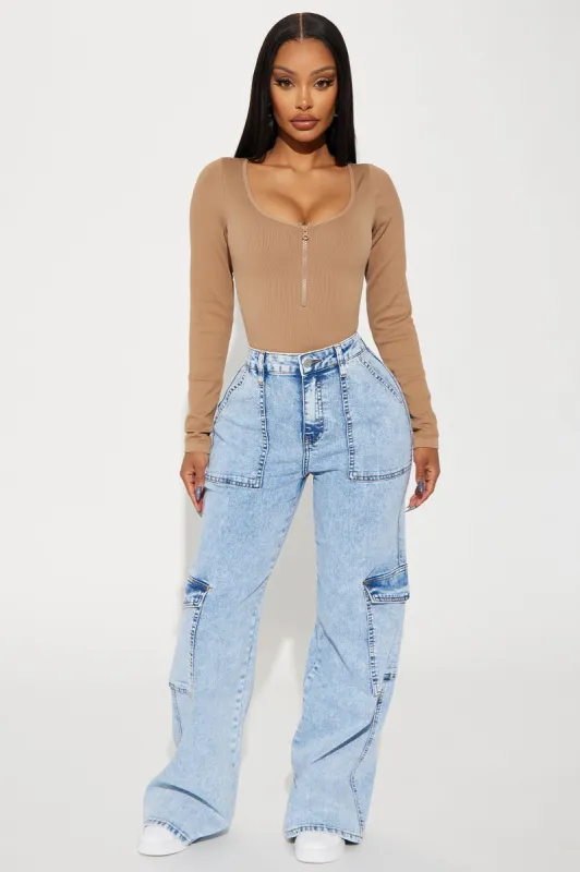 Getting Ahead Stretch Cargo Jeans - Light Wash sold by Fashion Nova