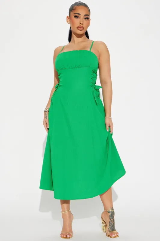 Jackie Lace Up Mid Dress - Kelly Green sold by Fashion Nova