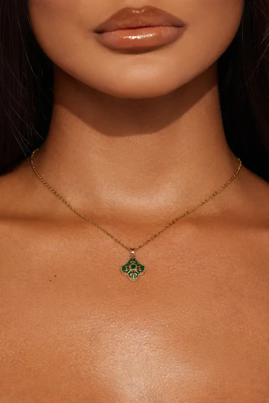 Four Leaf Clover Necklace - Gold/Green sold by Fashion Nova