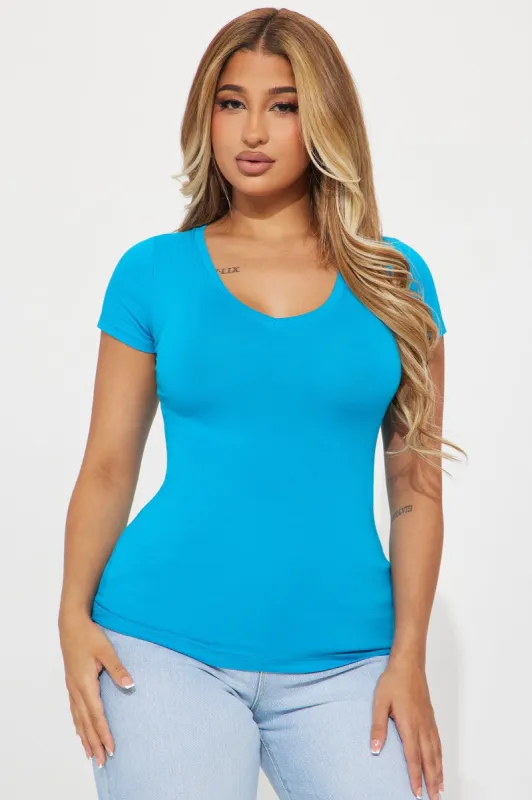 Jess V Neck Short Sleeve Top - Turquoise sold by Fashion Nova