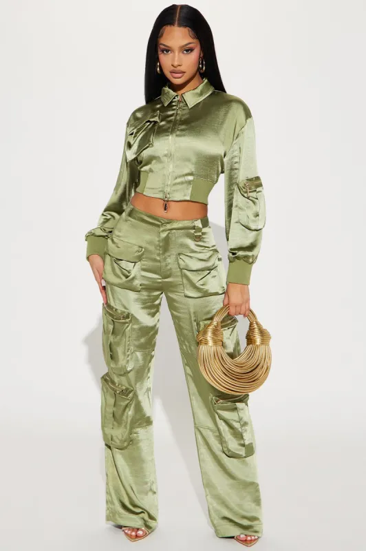 Showing Off Cargo Pant Set - Olive sold by Fashion Nova