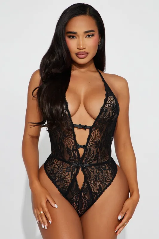 Night To Remember Lace Teddy - Black sold by Fashion Nova