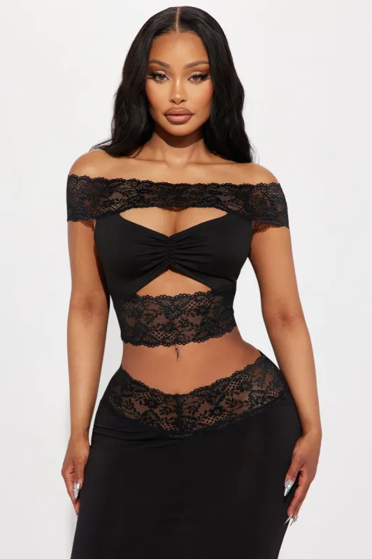 Samantha Lace Off Shoulder Top - Black sold by Fashion Nova