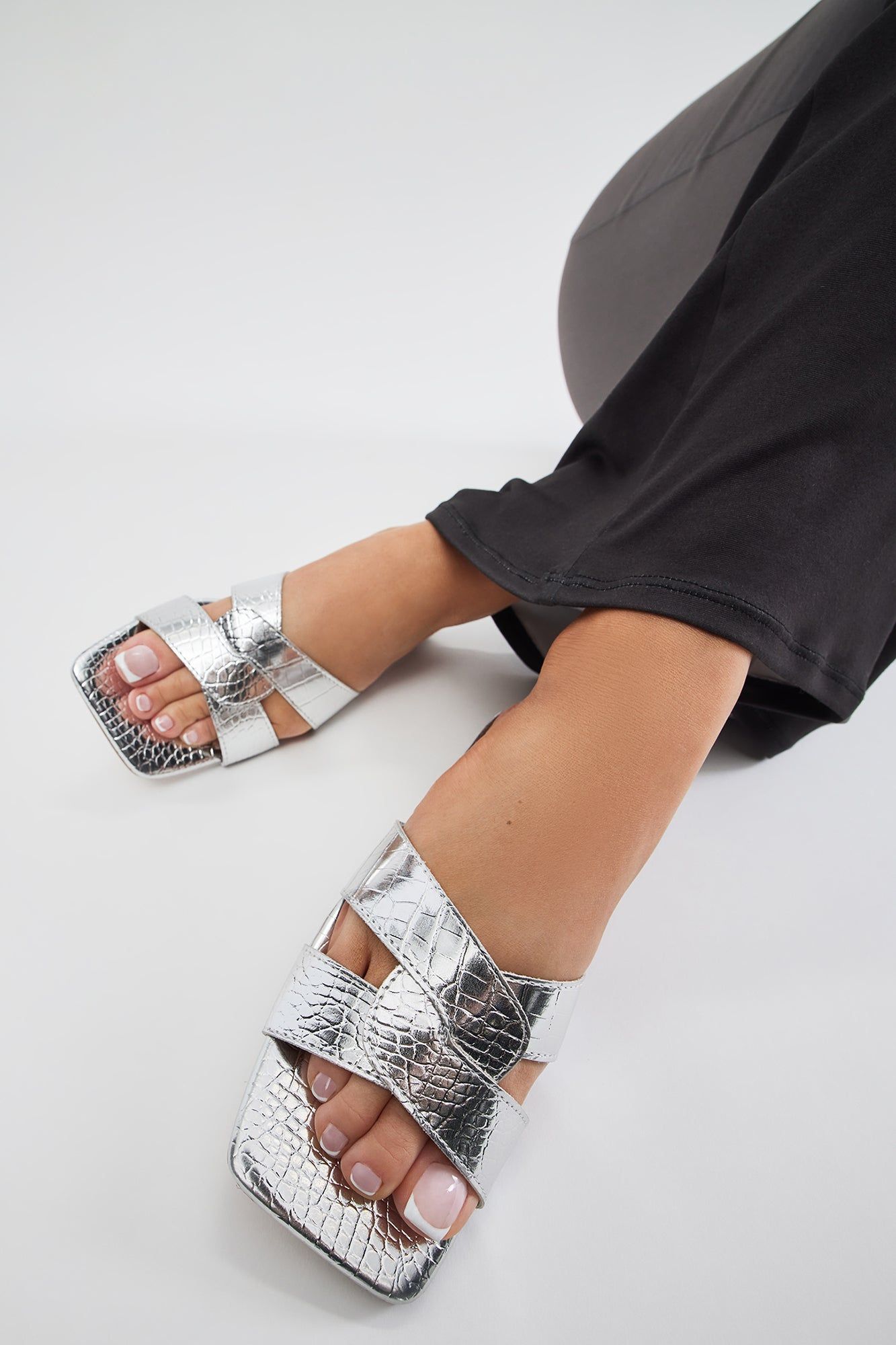 Kallan Flat Sandals - Silver sold by Fashion Nova