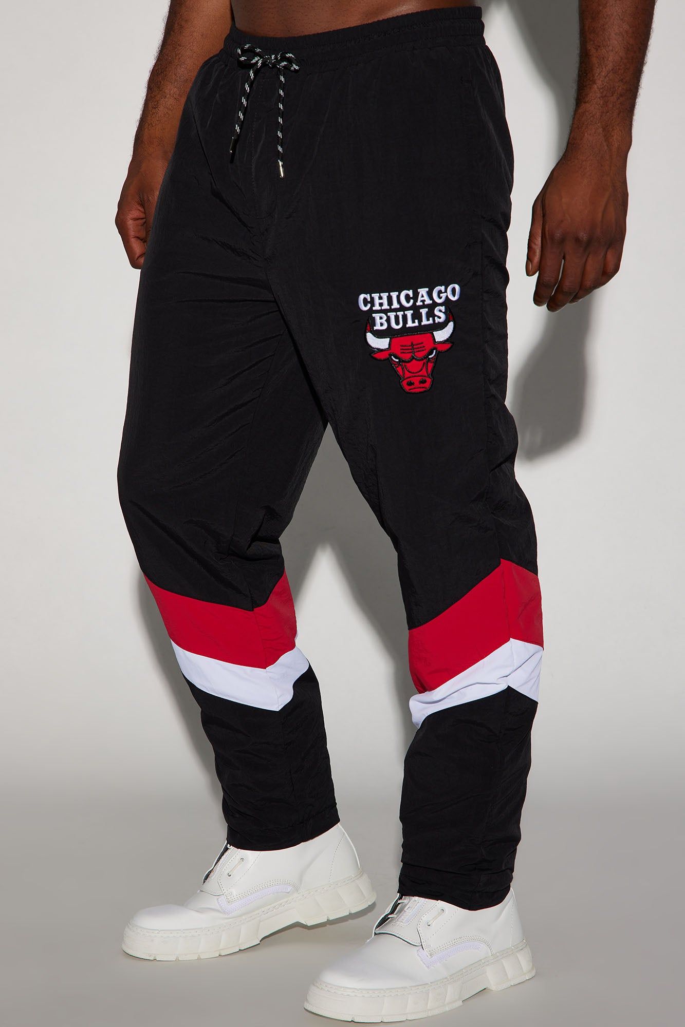 Bulls Hood Star Pants - Black/Red sold by Fashion Nova product image thumbnail 4