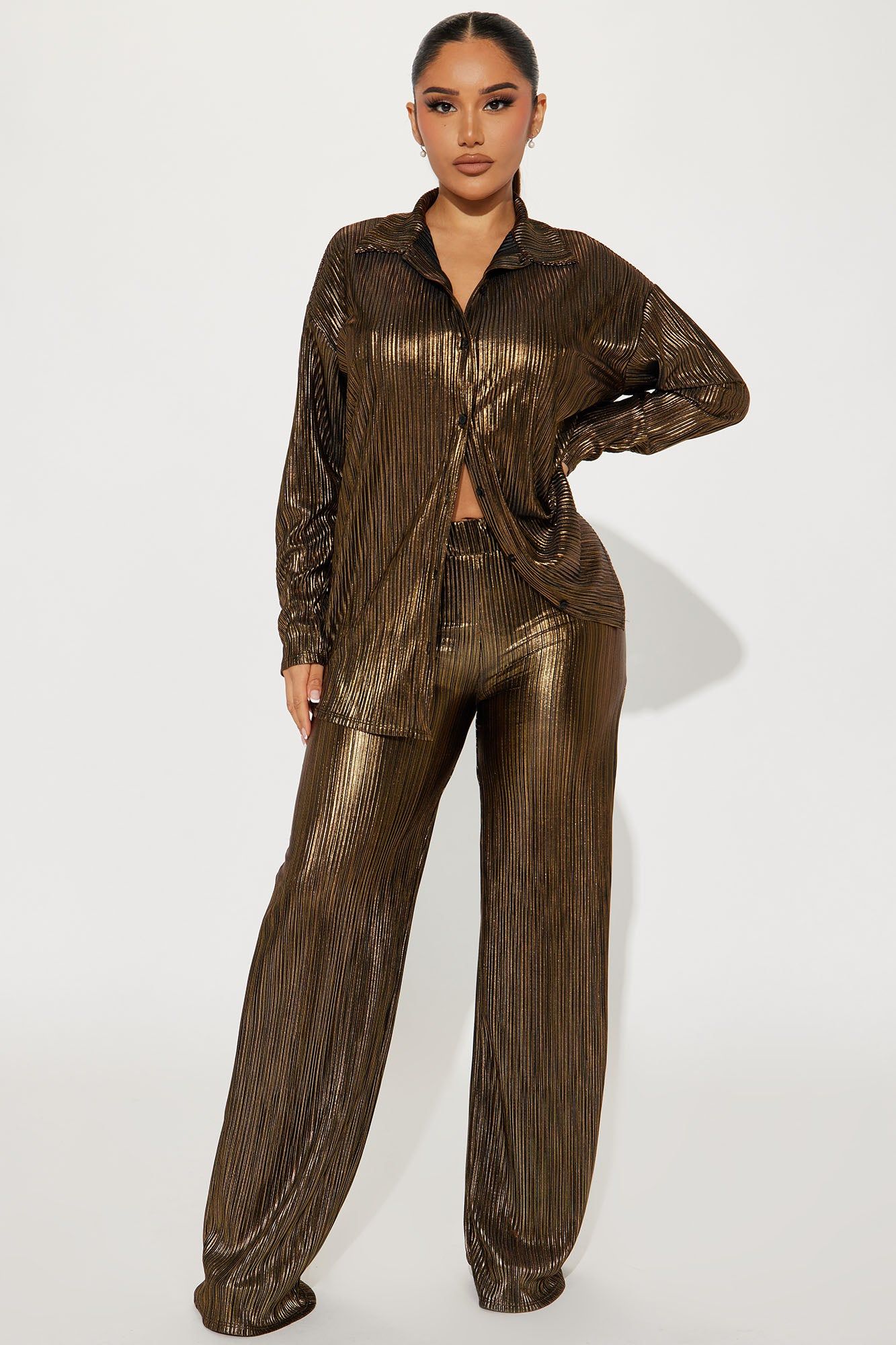 Kiss Of A Star Metallic Pant Set - Black/Gold sold by Fashion Nova