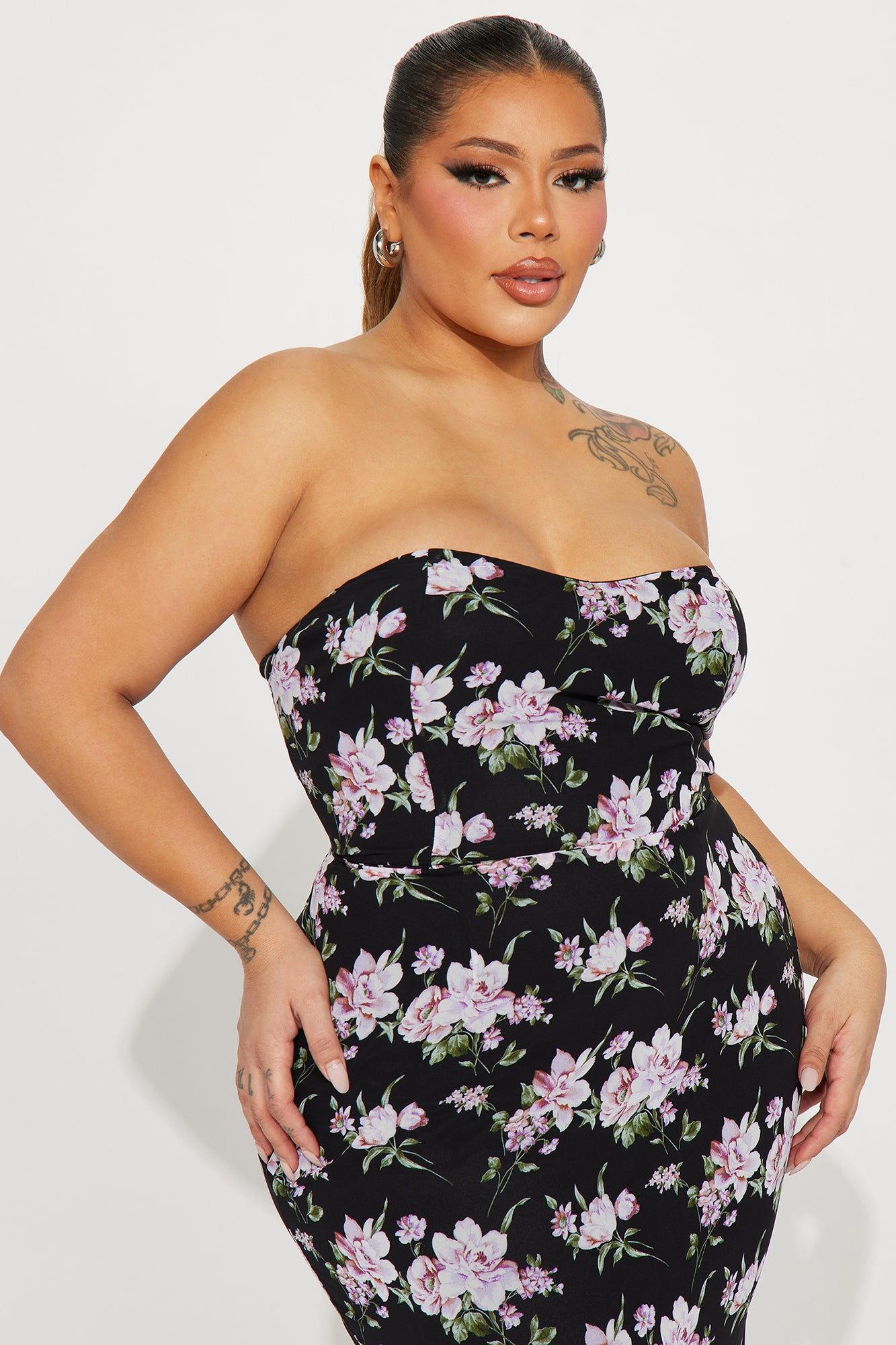 Jeannie Floral Maxi Dress - Black/combo sold by Fashion Nova product image thumbnail 5