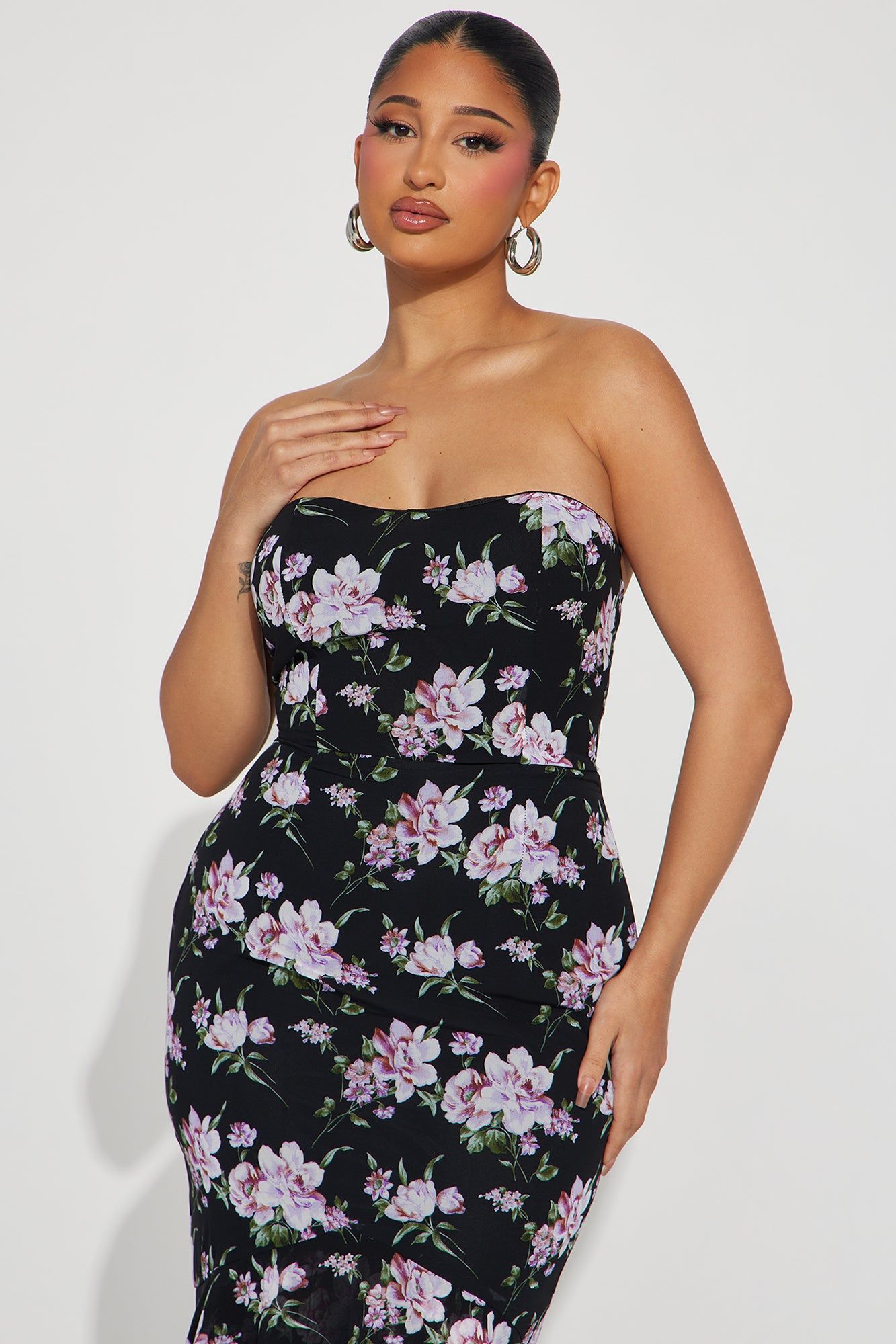 Jeannie Floral Maxi Dress - Black/combo sold by Fashion Nova product image thumbnail 2