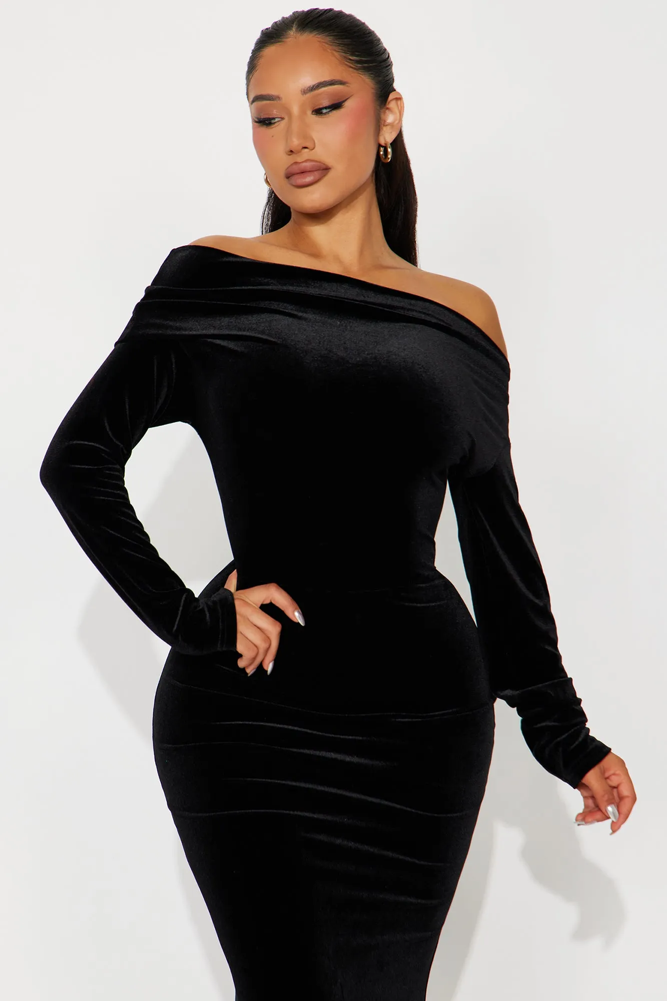 Tiana Velvet Maxi Dress - Black sold by Fashion Nova product image thumbnail 2