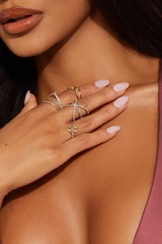 Bring The Flowers 5 Piece Ring Set - Gold sold by Fashion Nova