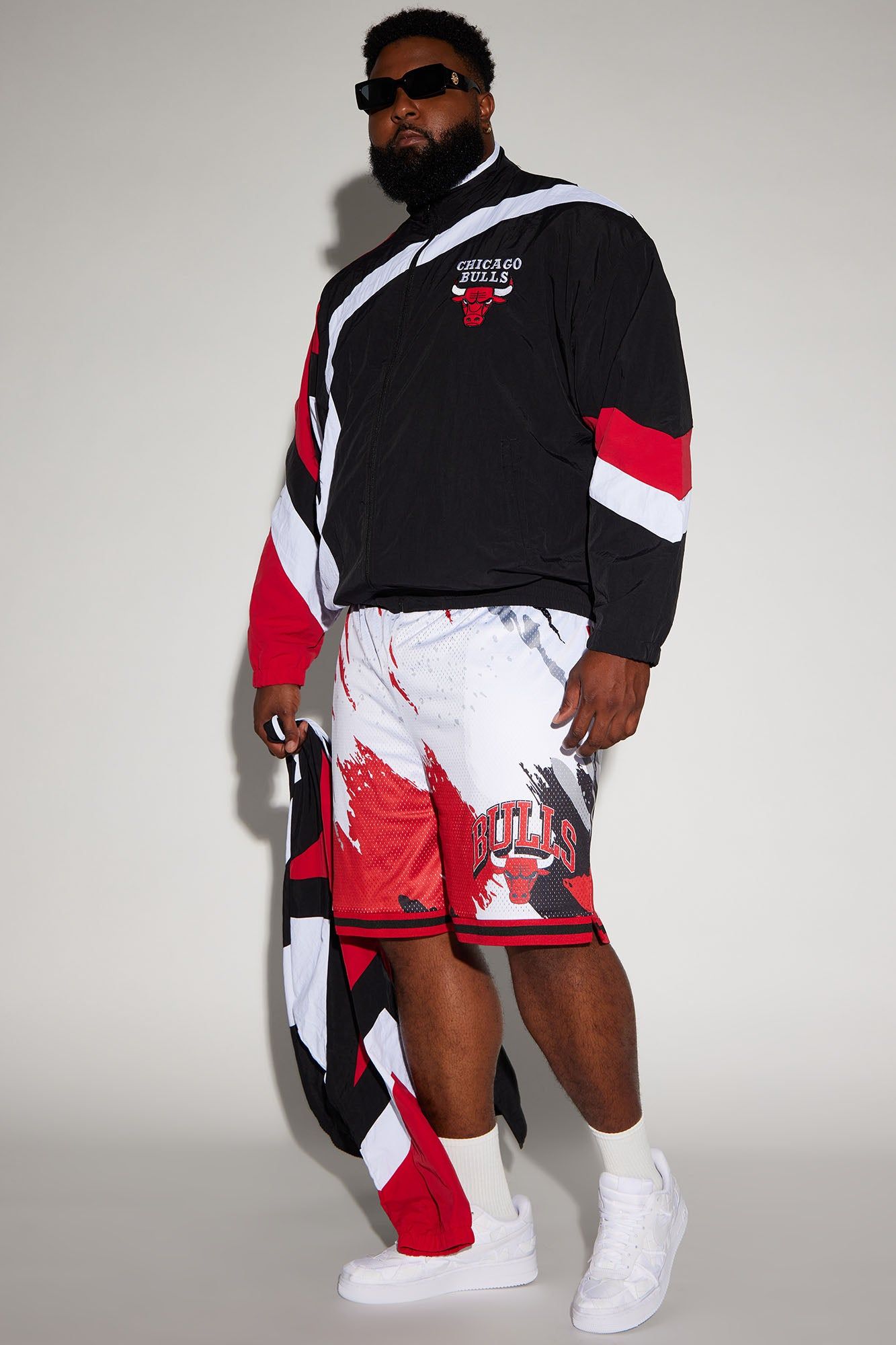 Bulls Wet Paint Mesh Shorts - White/combo sold by Fashion Nova product image thumbnail 7