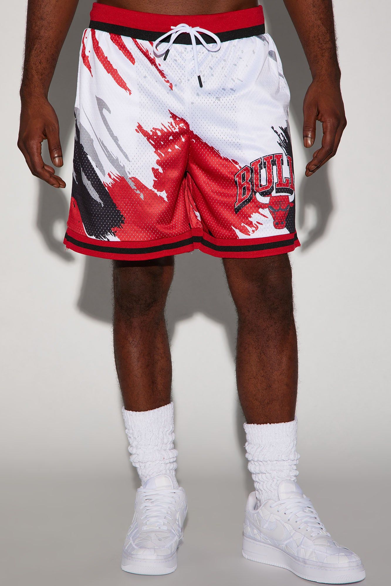 Bulls Wet Paint Mesh Shorts - White/combo sold by Fashion Nova product image thumbnail 4