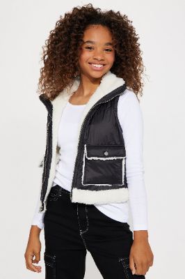 Mini Connie Sherpa Poly Vest - Black sold by Fashion Nova