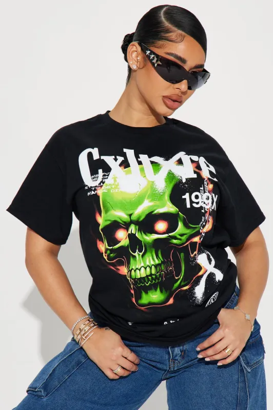 Skull Flames Graphic Tee - Black sold by Fashion Nova