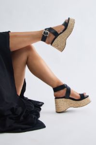 Lainey Platform Wedges - Black sold by Fashion Nova