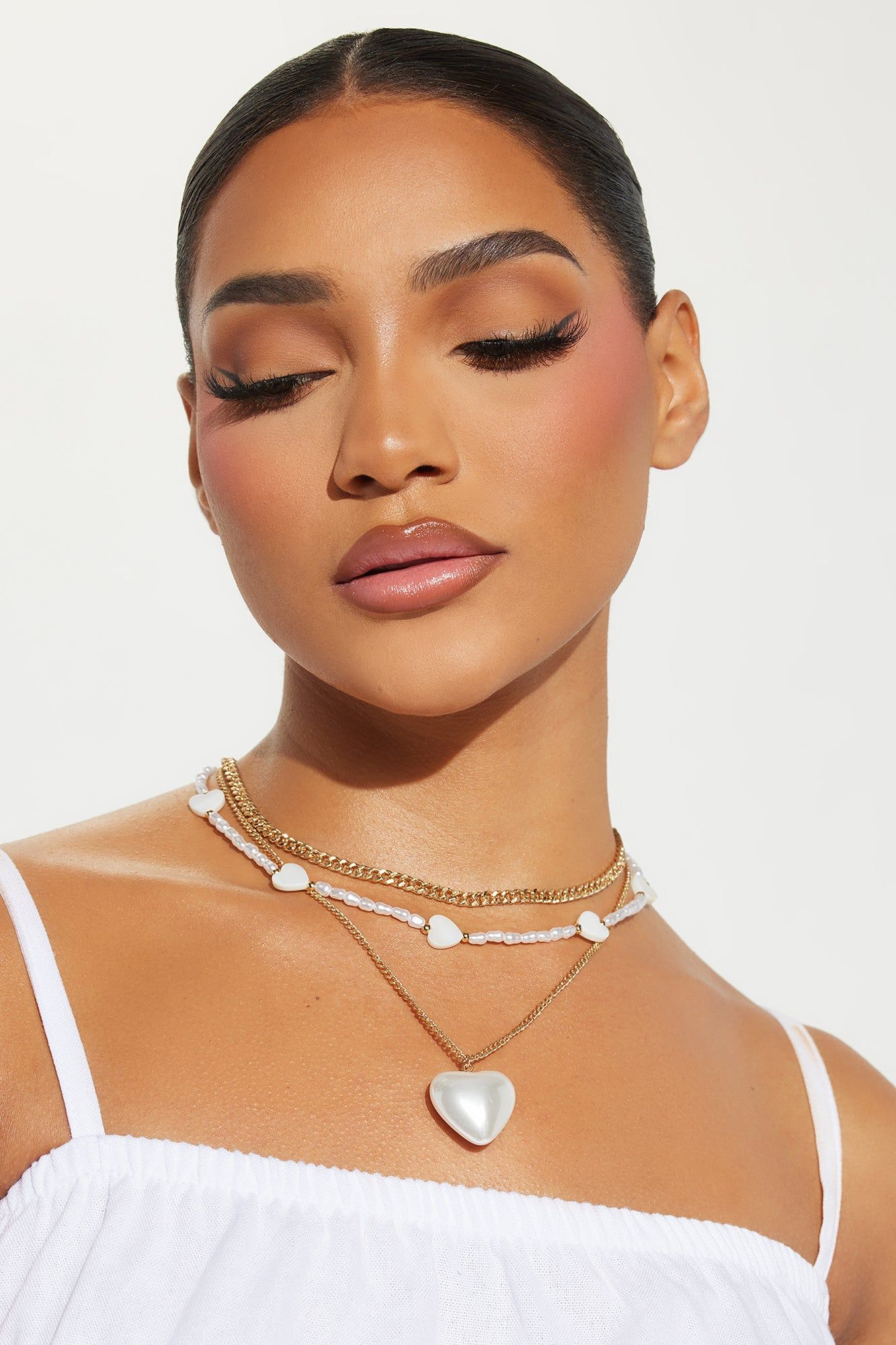 A Love For Pearls Necklace - White/Gold sold by Fashion Nova product image thumbnail 2