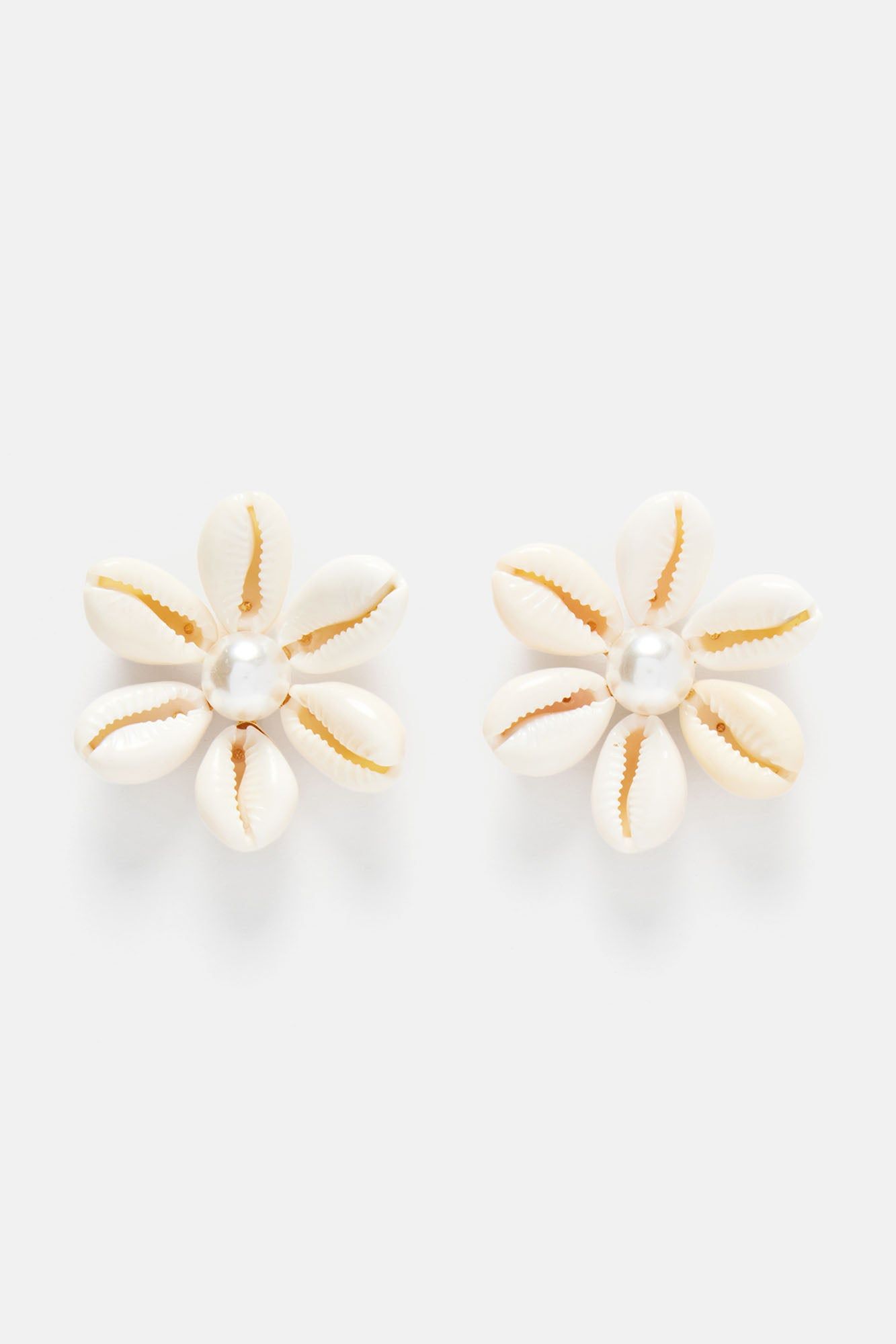 Seashell And Flowers Earrings - Ivory sold by Fashion Nova product image thumbnail 3