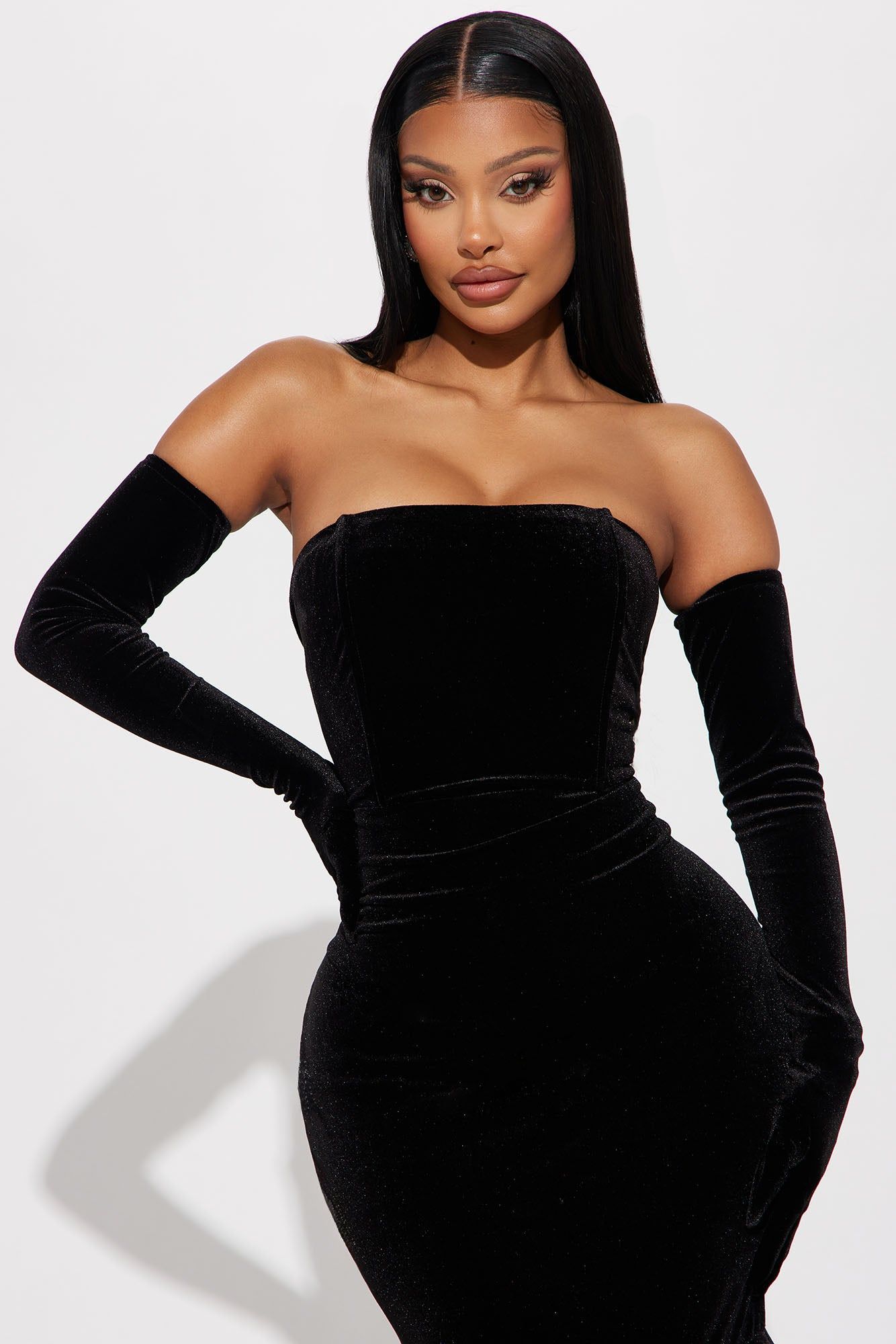 Stella Velvet Gown Set - Black sold by Fashion Nova product image thumbnail 2