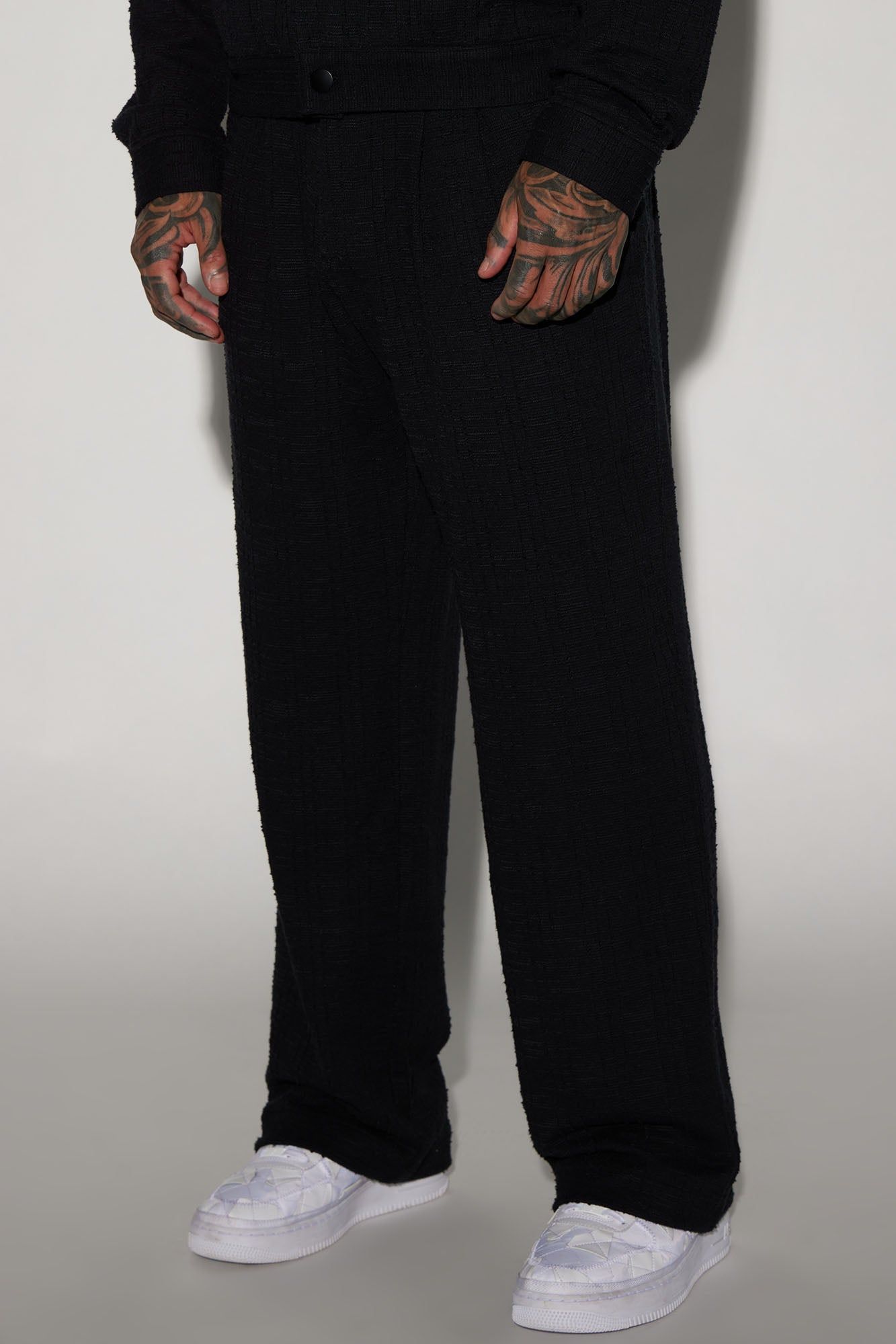 Jordan Textured Pleated Loose Trousers - Black sold by Fashion Nova