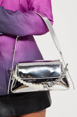 Pearls For The Girls Handbag - Silver sold by Fashion Nova