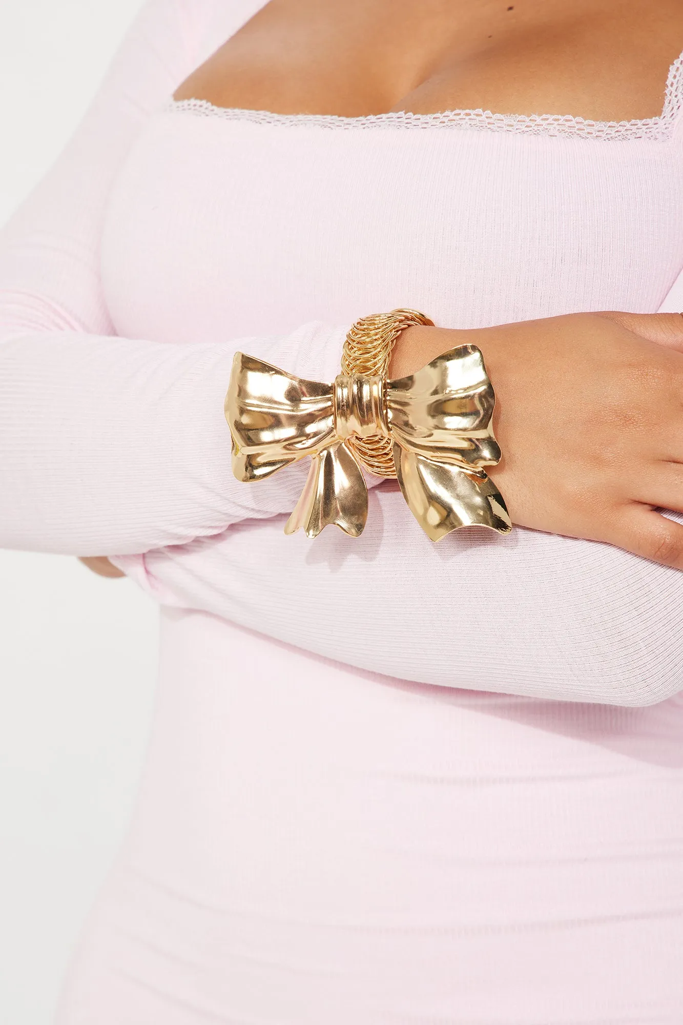 Big On Bows Bracelet - Gold sold by Fashion Nova