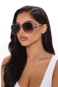 Looking For Me Aviator Sunglasses - Black/Gold sold by Fashion Nova