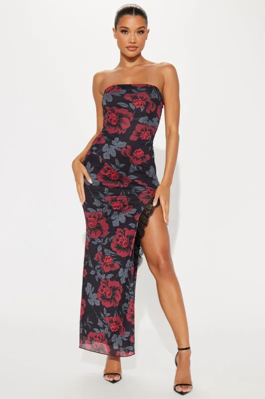 Avery Mesh Maxi Dress - Black/Red sold by Fashion Nova
