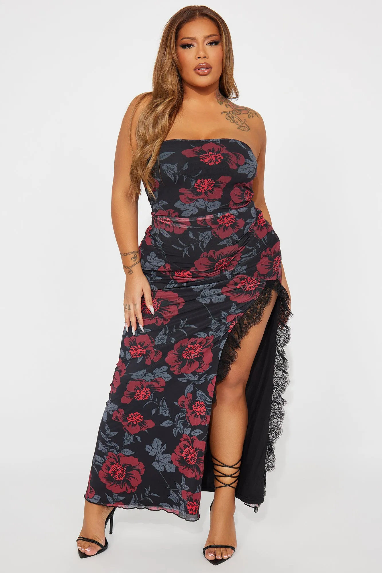 Avery Mesh Maxi Dress - Black/Red sold by Fashion Nova product image thumbnail 4
