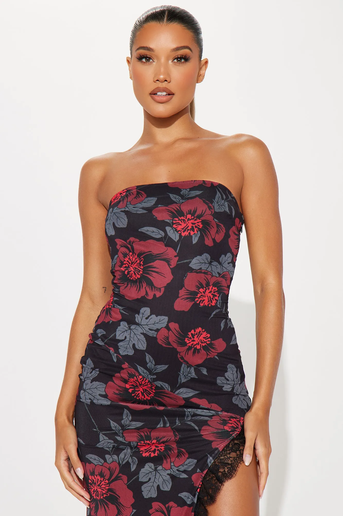 Avery Mesh Maxi Dress - Black/Red sold by Fashion Nova product image thumbnail 2