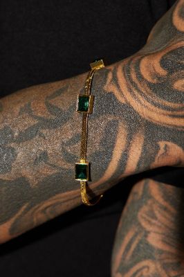 I Don't Mind Bracelet - Gold/Green sold by Fashion Nova