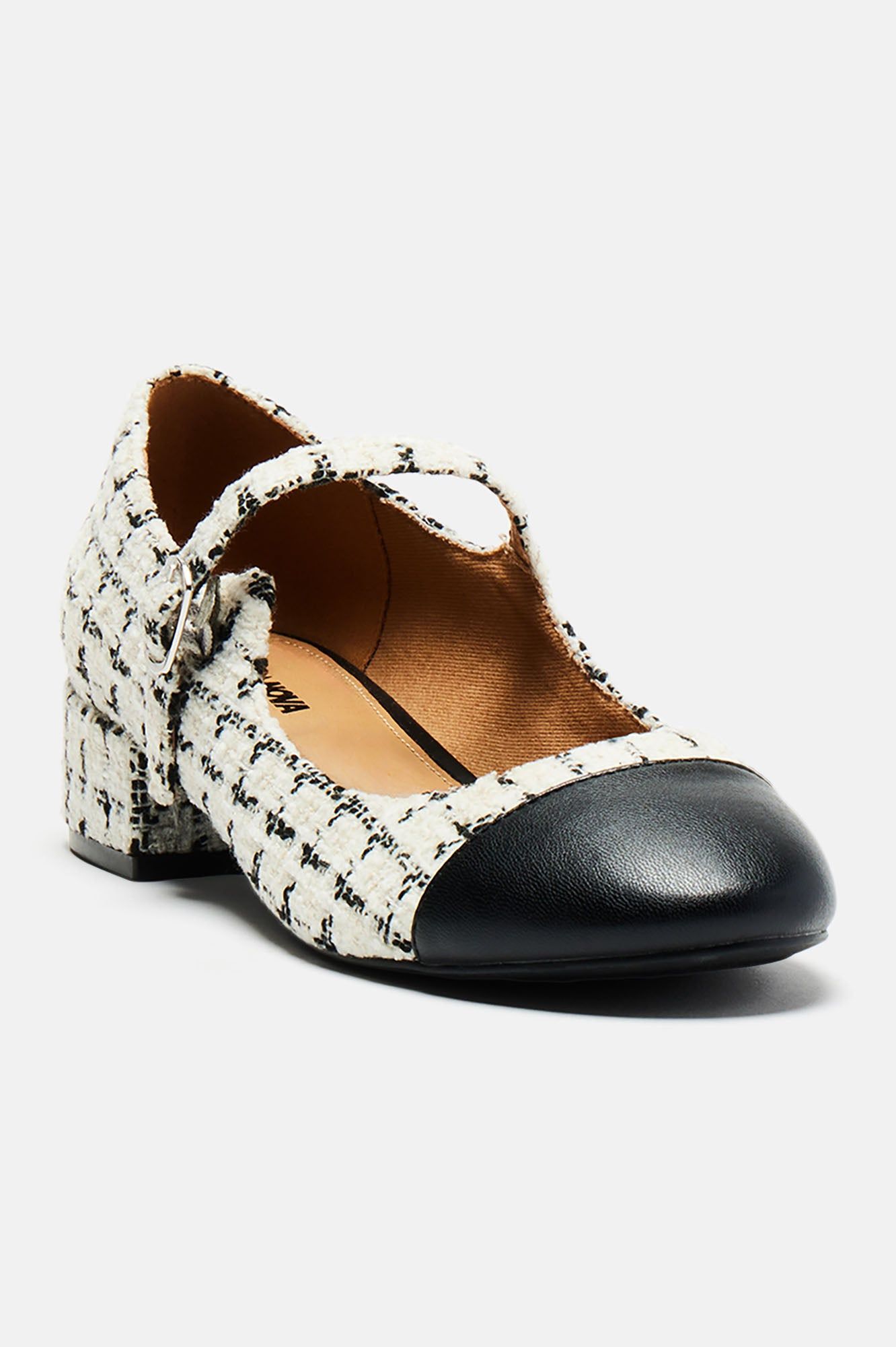 Very Classy Pumps - White/Black sold by Fashion Nova product image thumbnail 3