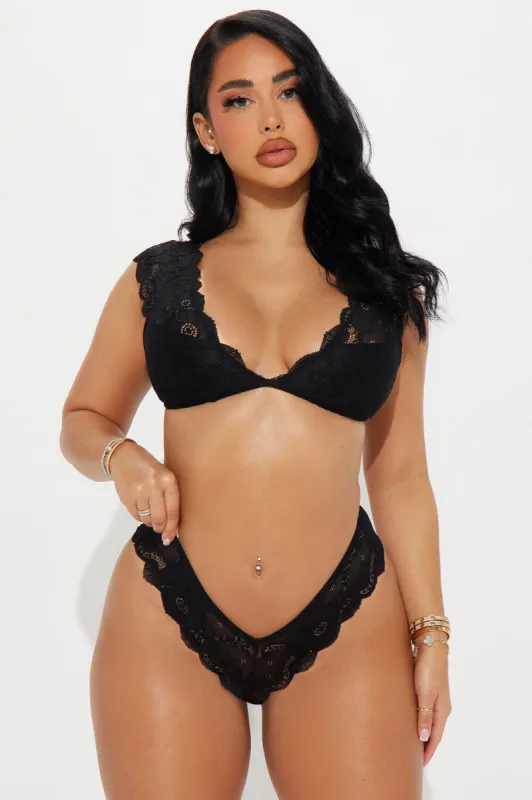 Make It Or Break It Set sold by Fashion Nova
